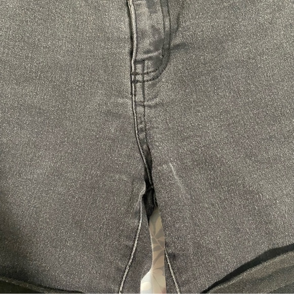 Wallflower Black high waisted shorts size 5 - Picture 3 of 6